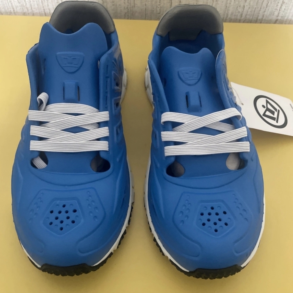 NWT Crosskix Men’s Size 6 Blue Tie Shoes